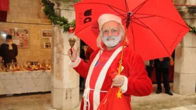 Meet Father Christmas! 1 bozic