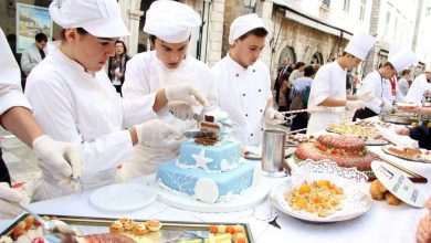 Dubrovniks Dining Table