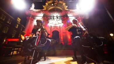 2Cellos Play for Ronaldo, Neymar and Leonel Messi 7 2Cellos