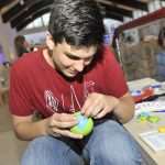 Extraordinary sales exhibition in Dubrovnik! 22 Posjetitelj slaze igracku Oblo