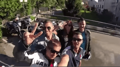 spanish tourists fun dubrovnik