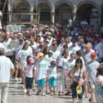 Dubrovnik citizens released flowers into the sea as they pay tribute to the victims of Srebrenica 12 srebrenica mimohod 4