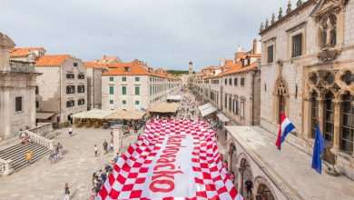 Football Fan Flag: Red and White Cubes Covered Old Town 3 Fans Flag on Stradun 1