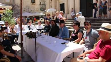 Sentimento - Tonight in Front of the Cathedral: A Lovely Reminder That Music Connects us All 4 Markos Konferencija