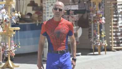 Hottest Photo Gallery in Town: A Day with Spider-Man, Selfie Sticks and Improvised Hats 1 spica076