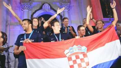 Photo Gallery: A Magnificent Welcome for the Magnificent Jug Players 1 Water Polo Stradun Reception