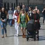 Photo Gallery: Sunbathing on the Last Day of March 25 Sunbathing 25