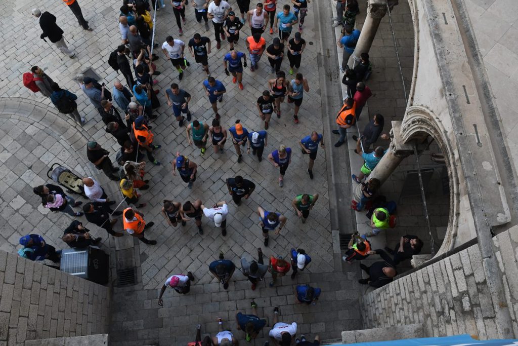 Du Motion: Runners' Days Dubrovnik Ahead 2 Du Motion 18