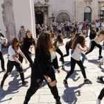 Video & Photo Gallery: We Love Flash Mobs Like These 3 Flash Mob 3V 3