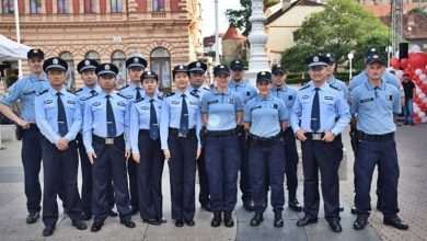 A Special Telephone Line for Chinese Tourists 1 Chinese Policemen