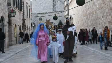 Live Nativity Scene 15