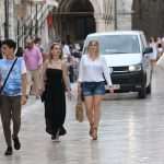 Old Town Exudes Splendid Summer Vibes 13 Stradun đir