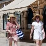 Not Even the Boiling Weather Stopped the Everyday Stradun Mingling 21 dir 20