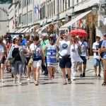 Not Even the Boiling Weather Stopped the Everyday Stradun Mingling 5 dir 4