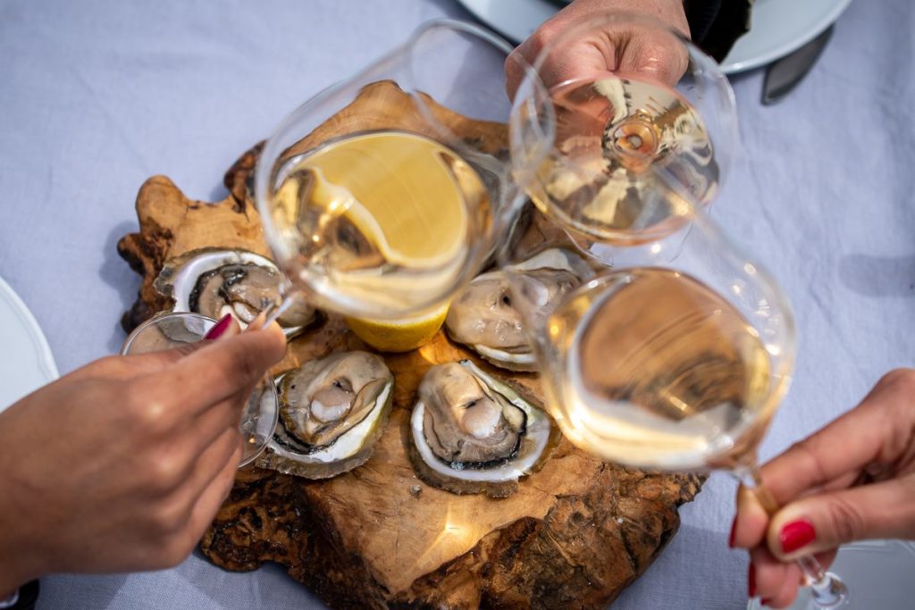 MALI STON OYSTER Meet & Taste our Queen of Oysters 7 mali ston oyster 2