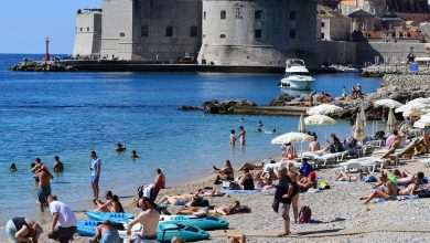 Late Summer Joys: Banje Beach Still Full of Bathers 8 banje 11