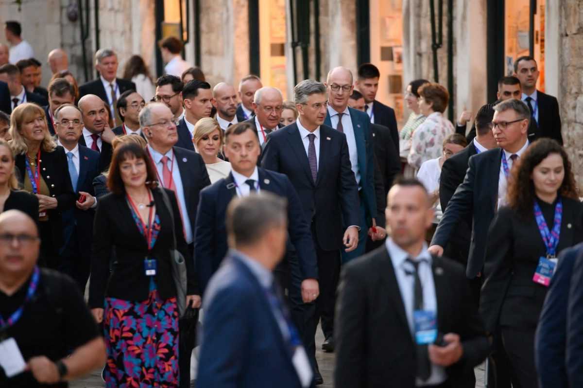Facebook Andrej Plenki kolinda stradun summit