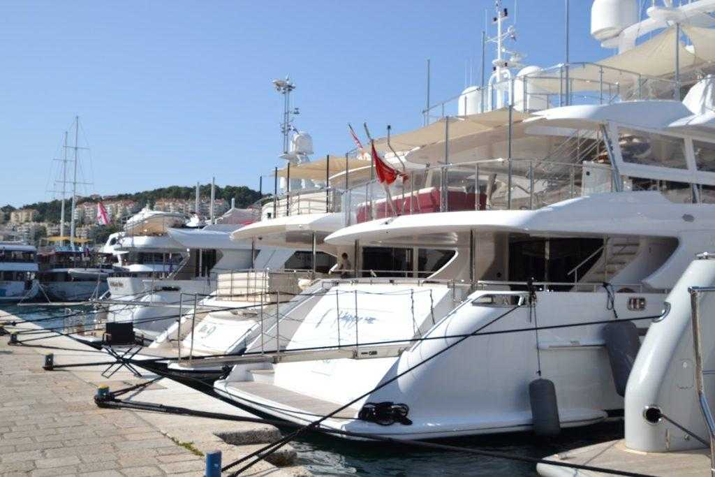 Sailing into Dubrovnik: What to Know 5 port of gruz 2