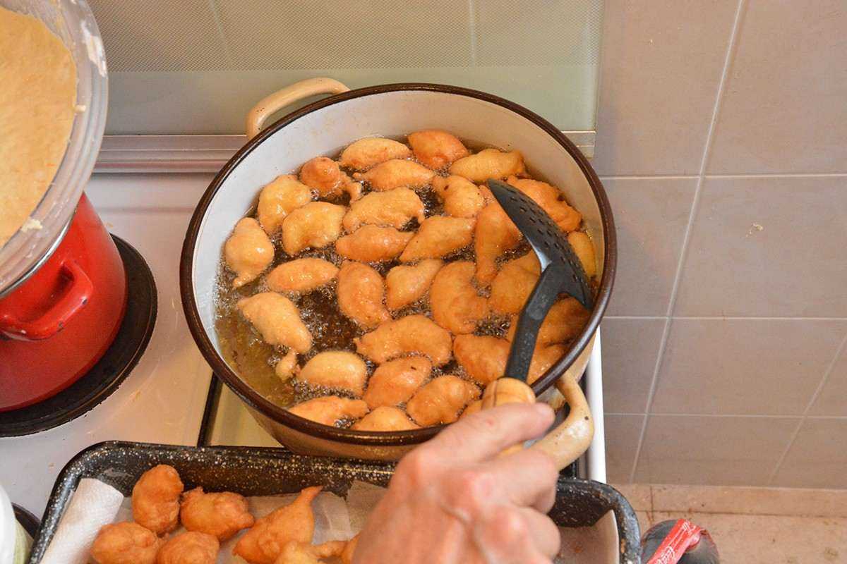 Christmas Sweets in Dubrovnik: Why Prikle and Kroštule Still Belong to Christmas Eve 1 prikle