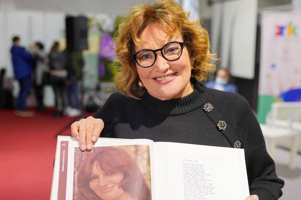 Tereza Kesovija 1