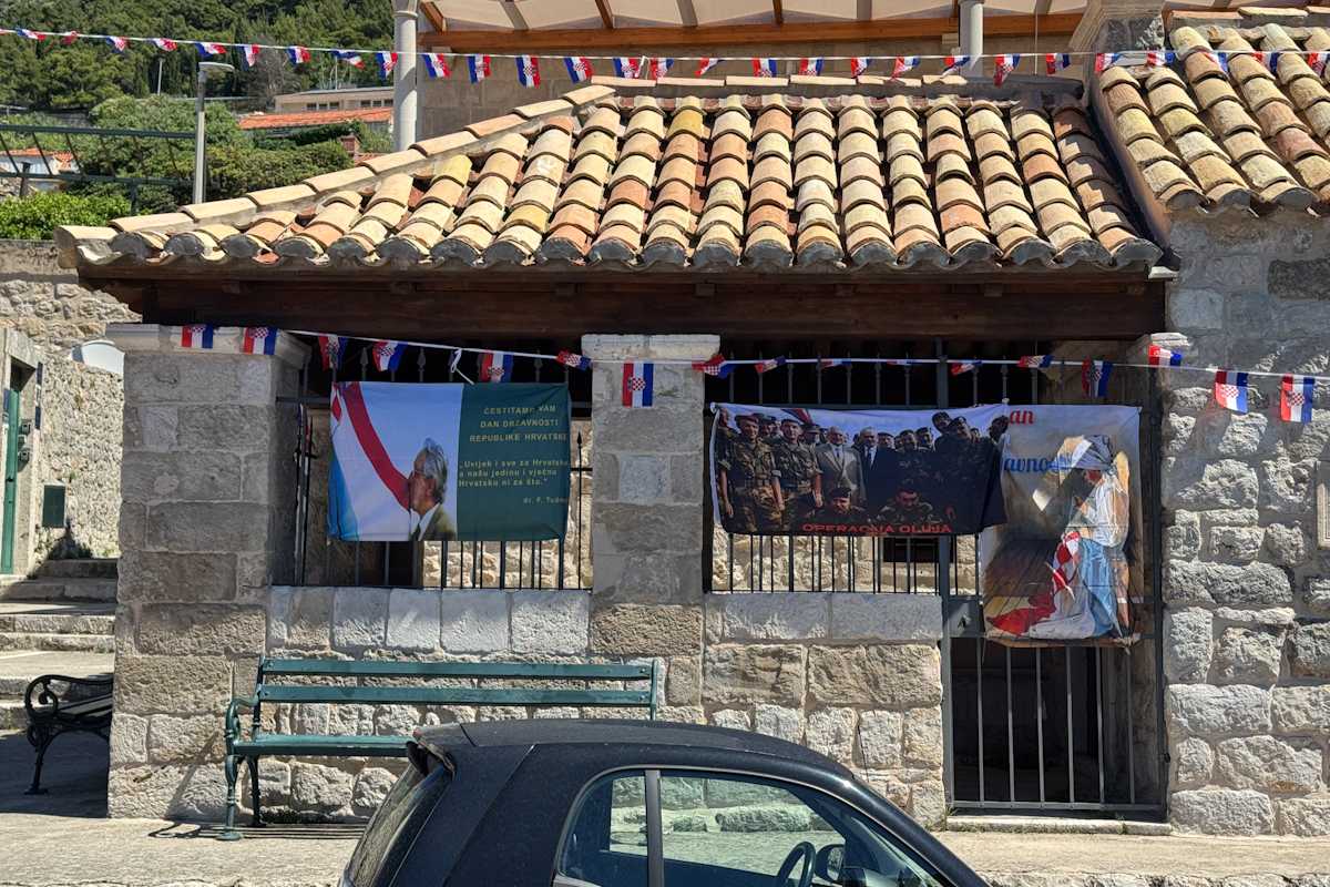 kapelica flags2