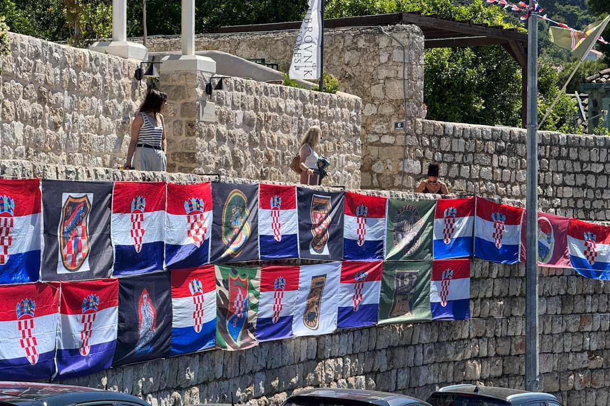 kapelica flags4